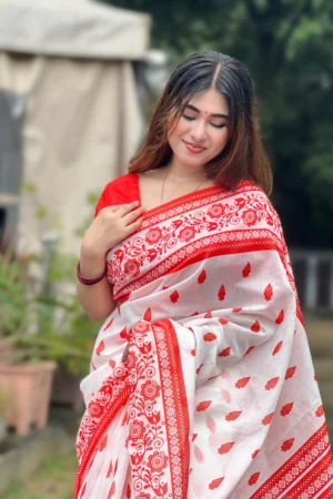 প্রিমিয়াম চান্দুরি সিল্ক শাড়ী (সাদা + লাল)