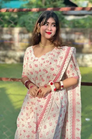 আড়ং কটনের ব্লকের প্রিমিয়াম শাড়ি ০২