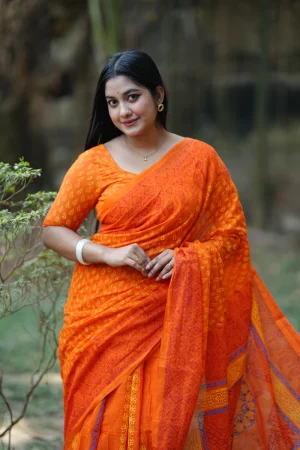 প্রিমিয়াম আড়ং কটনের তাঁতের শাড়ি (অরেঞ্জ কালার)
