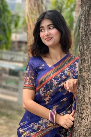 প্রিমিয়াম গ্লোসি সিল্ক প্রিন্টের শাড়ি