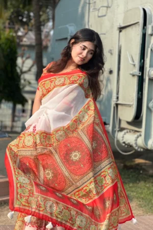 প্রিমিয়াম গ্লোসি সিল্ক প্রিন্টের শাড়ি