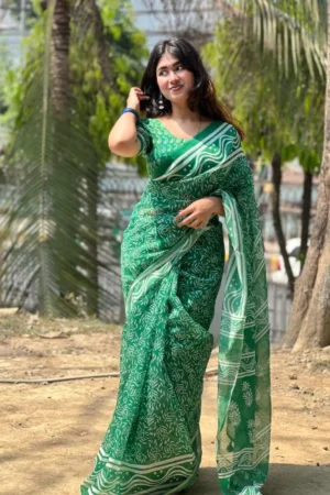 প্রিমিয়াম গ্লোসি সিল্ক প্রিন্টের শাড়ি Green
